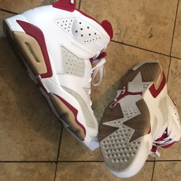 Jordan’s  retro 6 ( white Maroon) - Picture 3 of 4